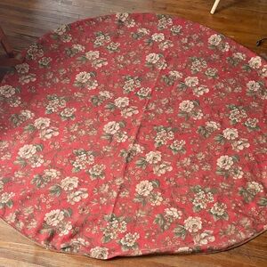 Round Floral Rug in Red with Cream & Green Flowers
